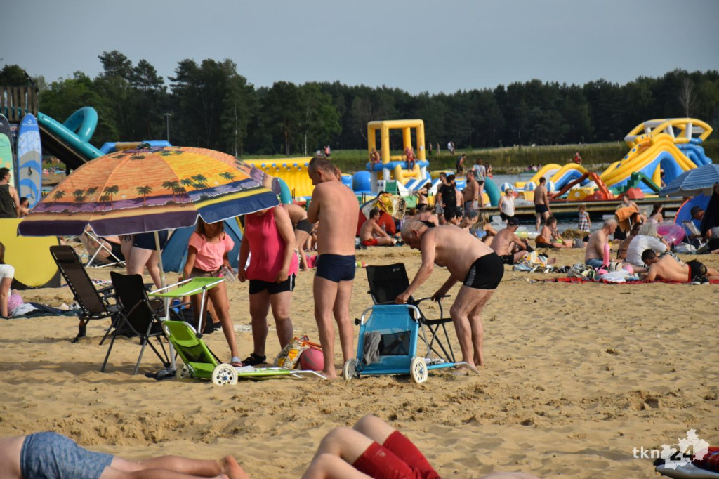 Sielpia przyciąga turystów z całej Polski. Tłumy wypoczywały w sobotę na zalewem [zdjęcia]