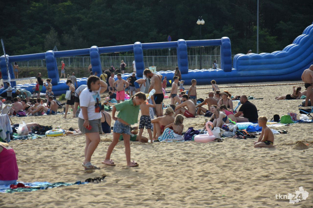 Sielpia przyciąga turystów z całej Polski. Tłumy wypoczywały w sobotę na zalewem [zdjęcia]