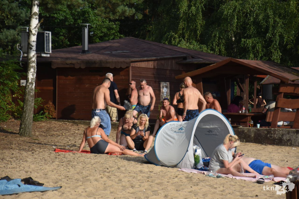 Sielpia przyciąga turystów z całej Polski. Tłumy wypoczywały w sobotę na zalewem [zdjęcia]