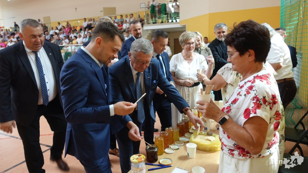 WIDEO: Wielkie pszczelarskie święto w Fałkowie [wideo, zdjęcia]