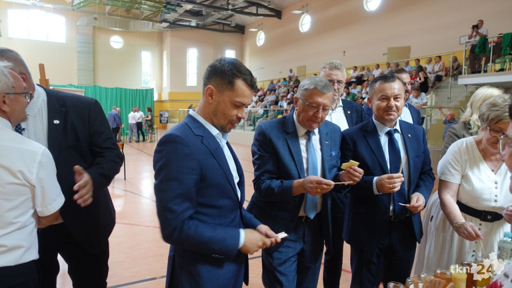 WIDEO: Wielkie pszczelarskie święto w Fałkowie [wideo, zdjęcia]