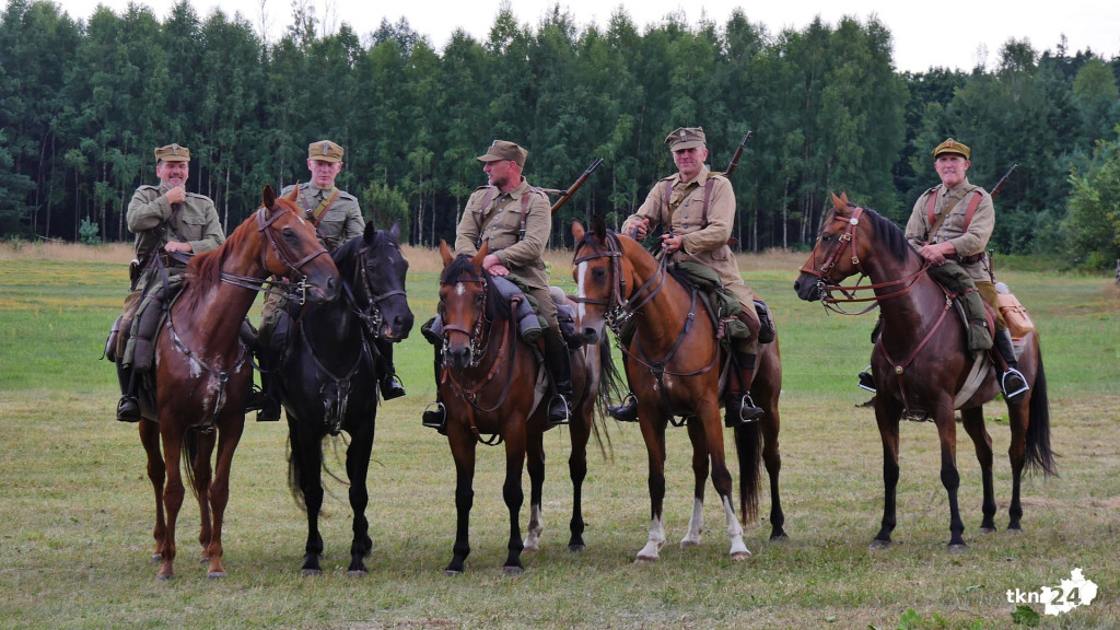 Ułani w Białym Ługu. Zobaczcie wspaniałe rekonstrukcje historyczne [wideo, zdjęcia]