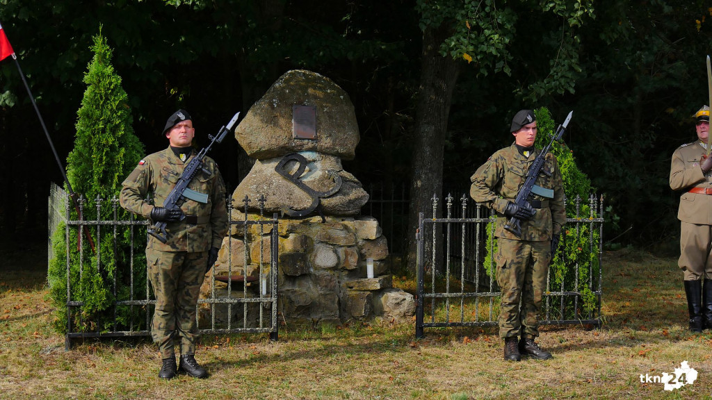 Ułani w Białym Ługu. Zobaczcie wspaniałe rekonstrukcje historyczne [wideo, zdjęcia]