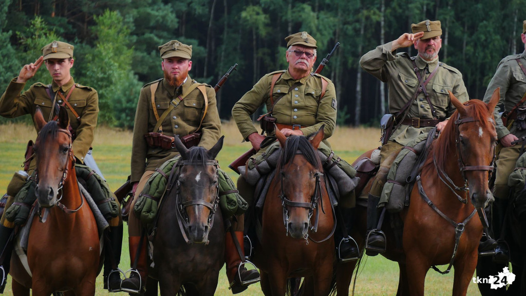 Ułani w Białym Ługu. Zobaczcie wspaniałe rekonstrukcje historyczne [wideo, zdjęcia]
