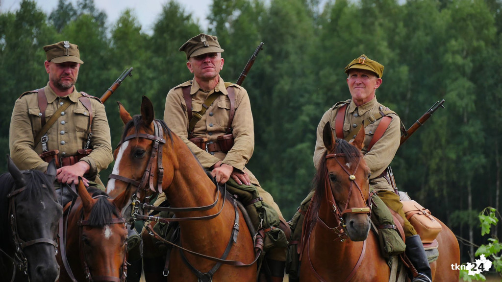 Ułani w Białym Ługu. Zobaczcie wspaniałe rekonstrukcje historyczne [wideo, zdjęcia]