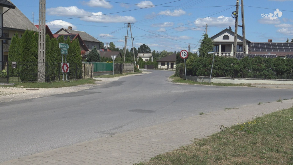 Gmina Końskie chce przejąć drogę Sielpia - Niebo od powiatu [wideo]