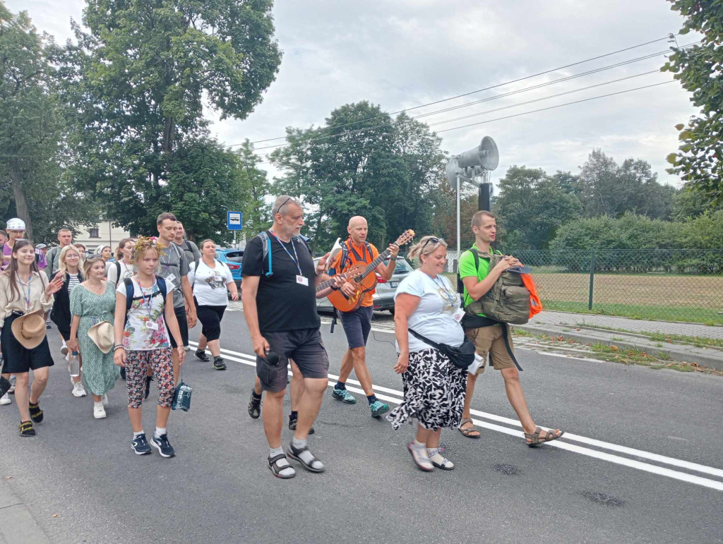 Niedziela na pielgrzymce. Z Maluszyna do Kolonii Raczkowic