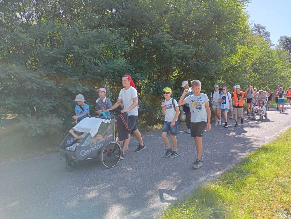 Koneccy pielgrzymi w trasie. Fotorelacja z poniedziałku [zdjęcia]