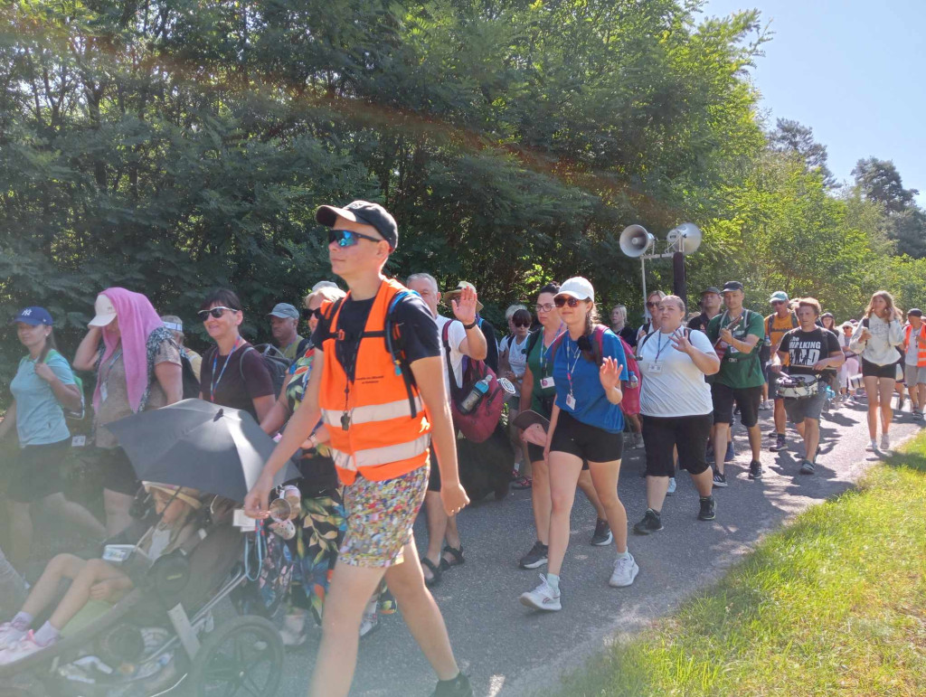 Koneccy pielgrzymi w trasie. Fotorelacja z poniedziałku [zdjęcia]