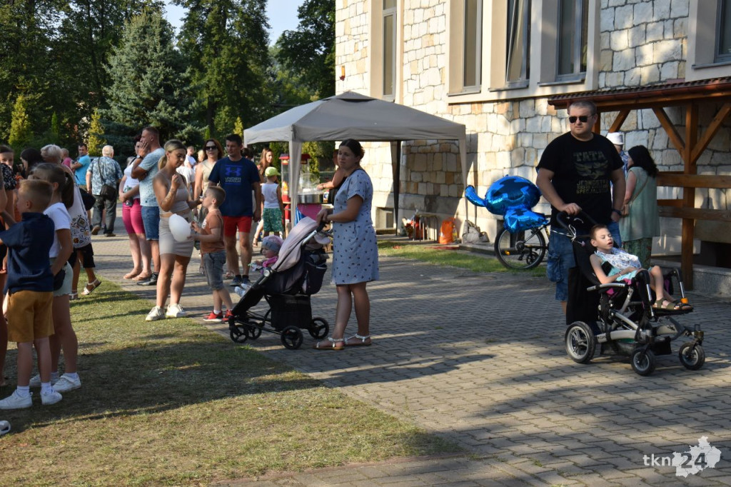 Dobroczynny festyn parafialny w Stąporkowie [wideo, zdjęcia]