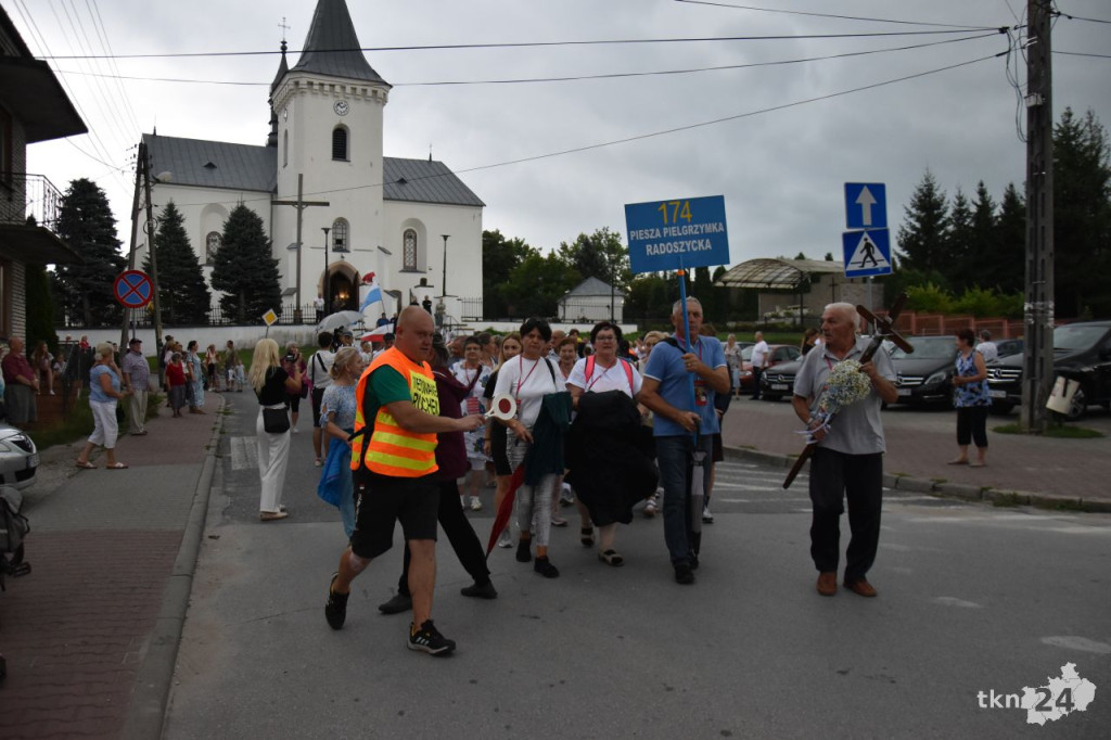174. Radoszycka Pielgrzymka wyruszyła do Częstochowy [wideo, zdjęcia]