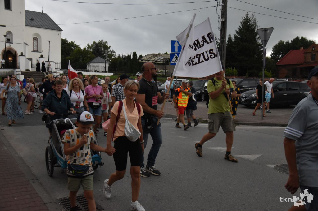 174. Radoszycka Pielgrzymka wyruszyła do Częstochowy [wideo, zdjęcia]