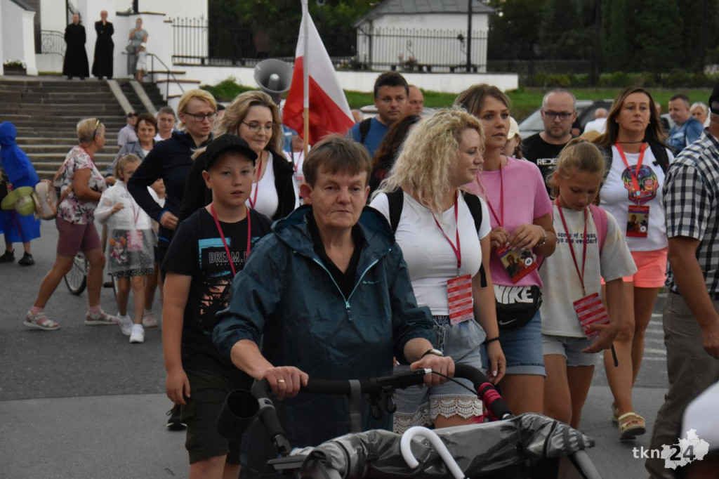 174. Radoszycka Pielgrzymka wyruszyła do Częstochowy [wideo, zdjęcia]