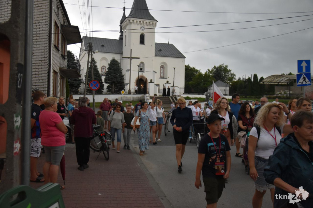 174. Radoszycka Pielgrzymka wyruszyła do Częstochowy [wideo, zdjęcia]