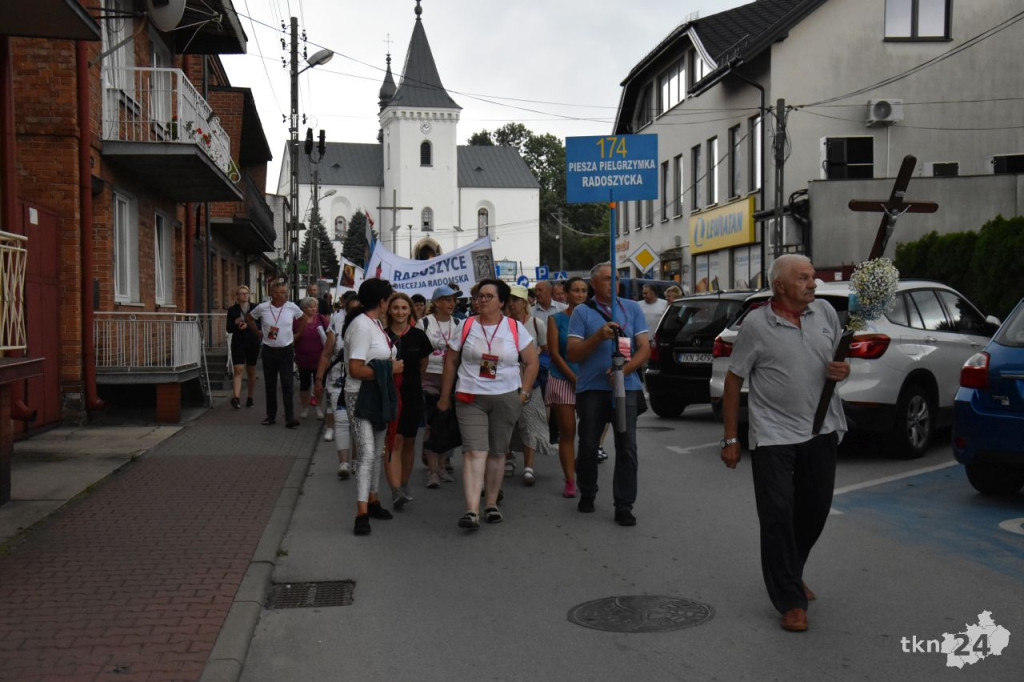 174. Radoszycka Pielgrzymka wyruszyła do Częstochowy [wideo, zdjęcia]