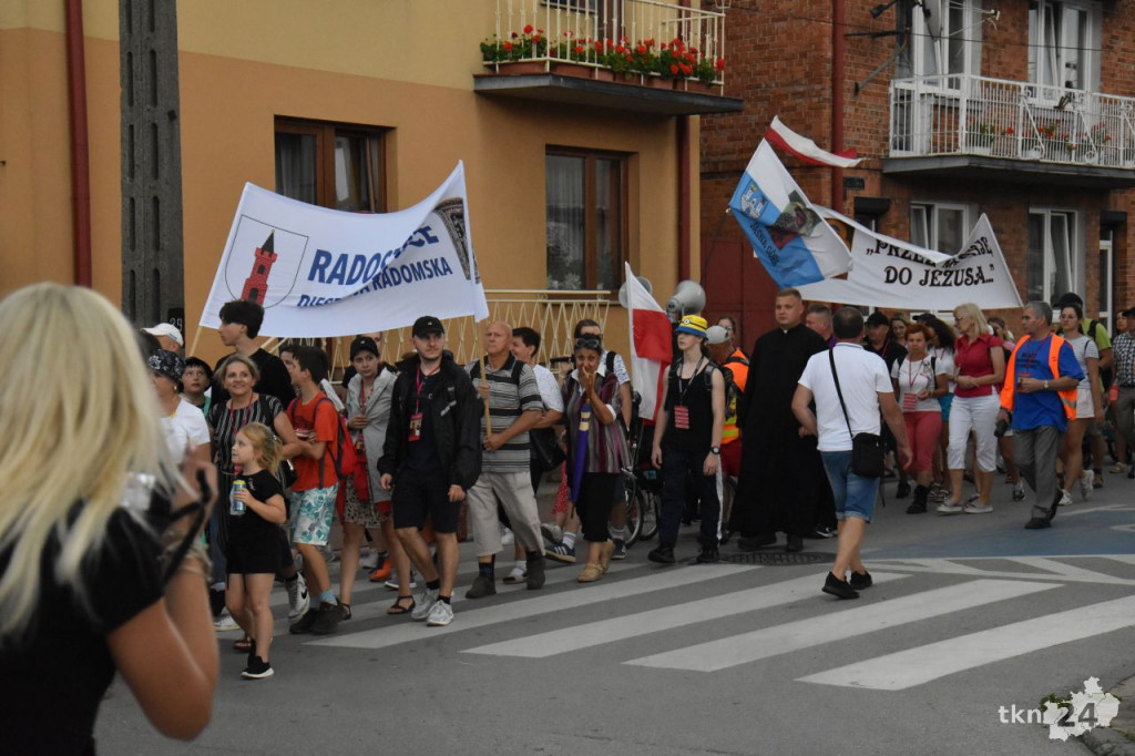 174. Radoszycka Pielgrzymka wyruszyła do Częstochowy [wideo, zdjęcia]