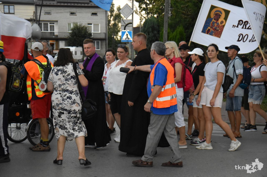 174. Radoszycka Pielgrzymka wyruszyła do Częstochowy [wideo, zdjęcia]