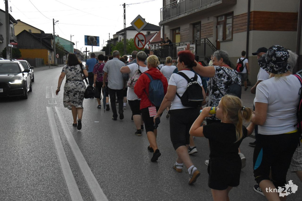 174. Radoszycka Pielgrzymka wyruszyła do Częstochowy [wideo, zdjęcia]