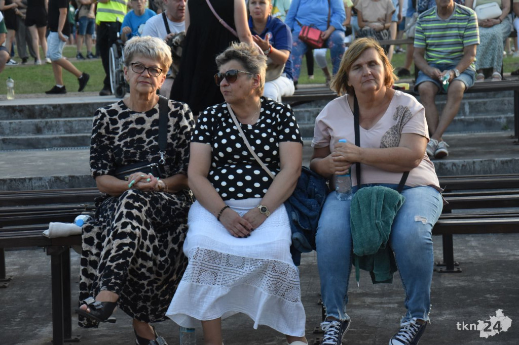 Niedziela na Dniach Stąporkowa 2024 z Łysą Górą i Teatrem Ognia [wideo, zdjęcia]