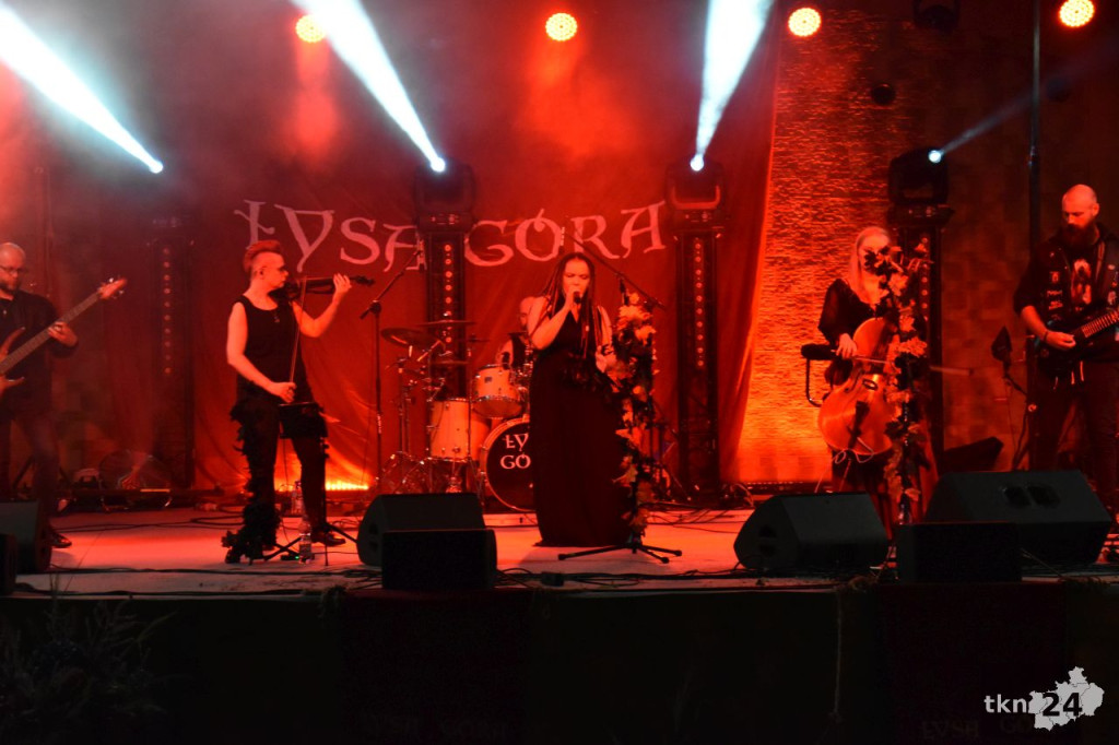 Niedziela na Dniach Stąporkowa 2024 z Łysą Górą i Teatrem Ognia [wideo, zdjęcia]