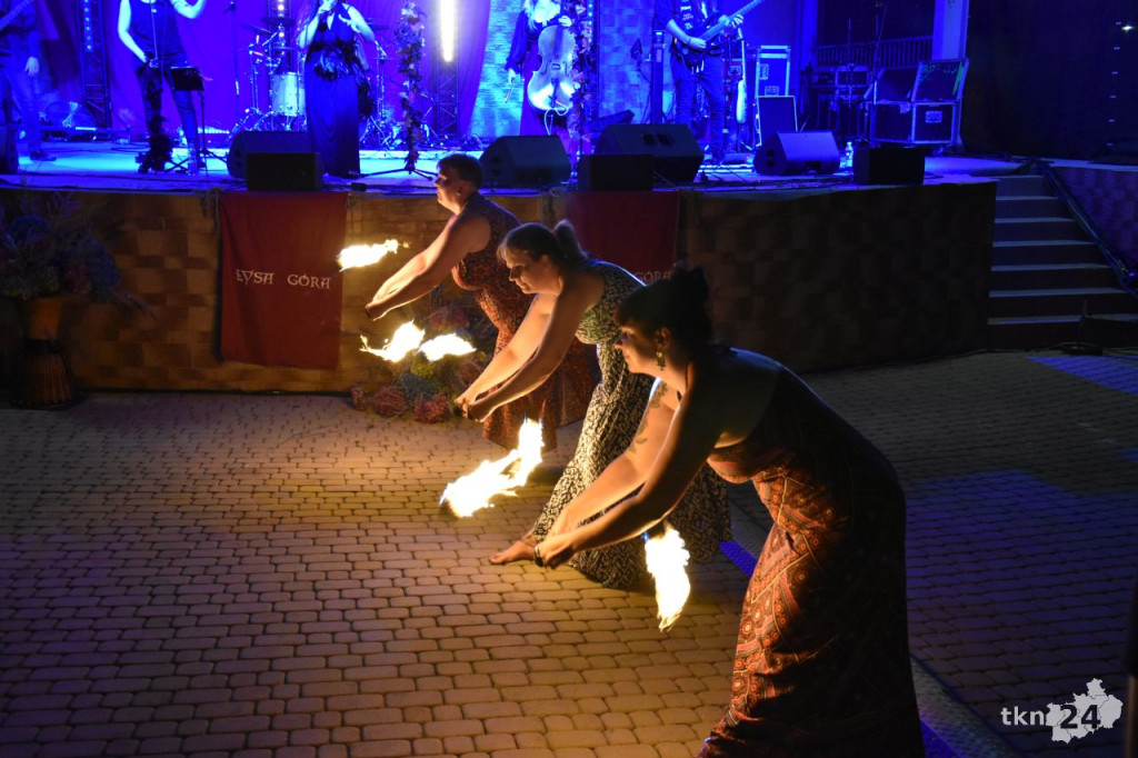 Niedziela na Dniach Stąporkowa 2024 z Łysą Górą i Teatrem Ognia [wideo, zdjęcia]