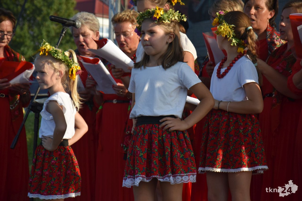 Dożynki powiatu koneckiego i gminy Słupia Konecka w rytmach disco-polo [wideo, zdjęcia]