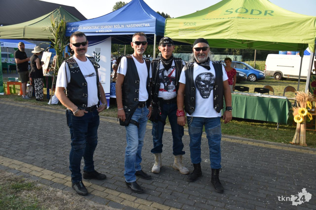 Dożynki powiatu koneckiego i gminy Słupia Konecka w rytmach disco-polo [wideo, zdjęcia]