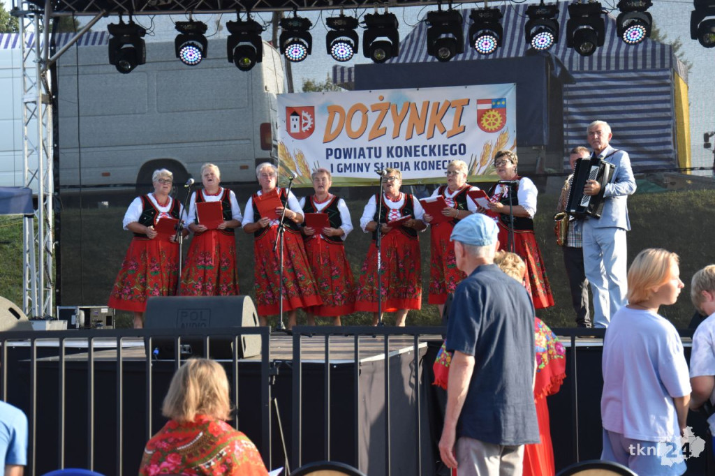 Dożynki powiatu koneckiego i gminy Słupia Konecka w rytmach disco-polo [wideo, zdjęcia]