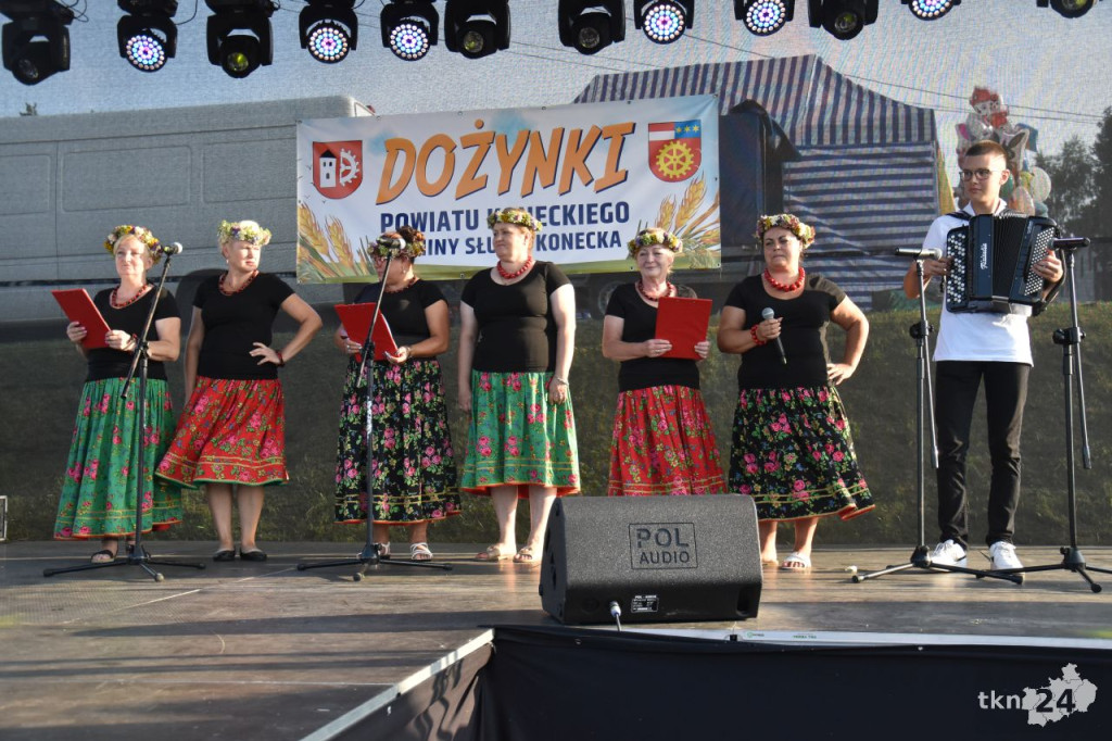 Dożynki powiatu koneckiego i gminy Słupia Konecka w rytmach disco-polo [wideo, zdjęcia]