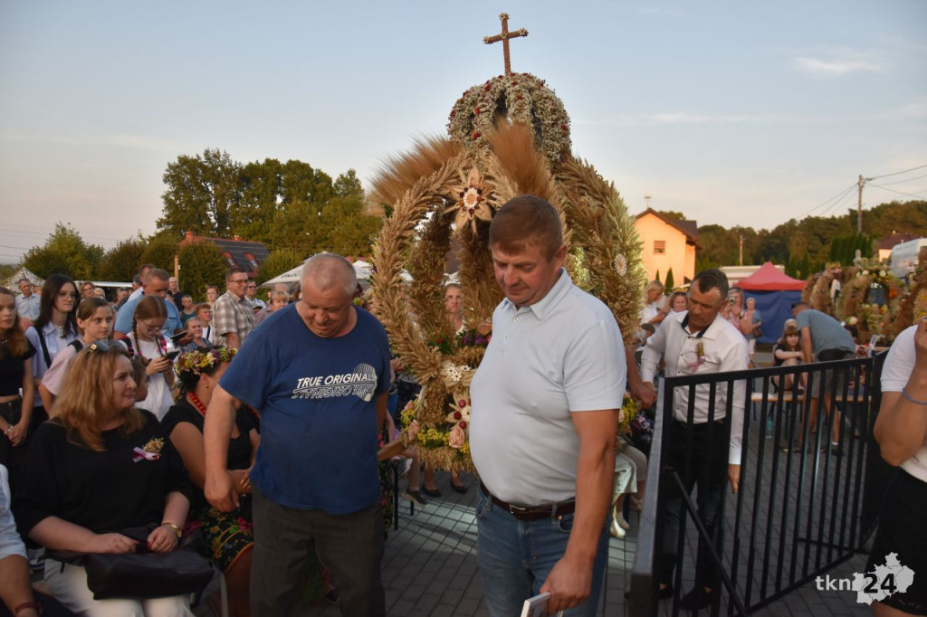 Dożynki powiatu koneckiego i gminy Słupia Konecka w rytmach disco-polo [wideo, zdjęcia]
