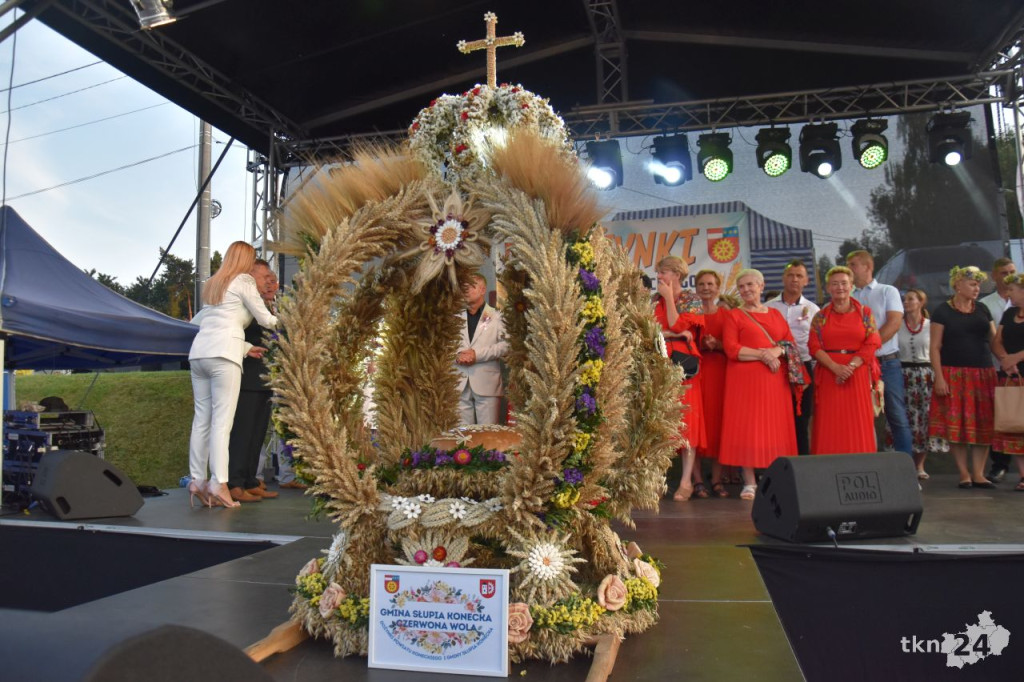 Dożynki powiatu koneckiego i gminy Słupia Konecka w rytmach disco-polo [wideo, zdjęcia]