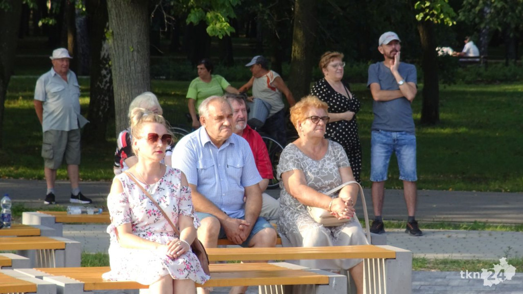 Taneczna niedziela przy Koneckim Centrum Kultury. Wideo i zdjęcia z zabawy
