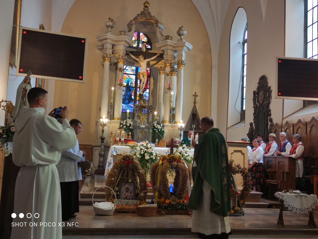 Dożynkowe dziękczynienie w Kolegiacie