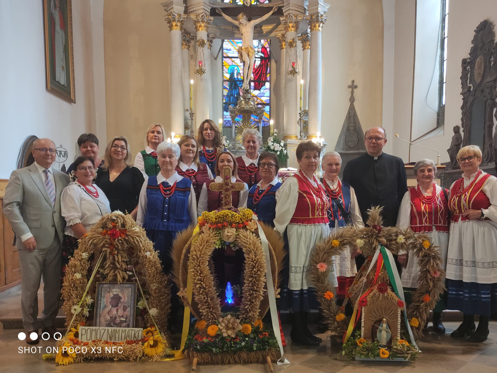 Dożynkowe dziękczynienie w Kolegiacie