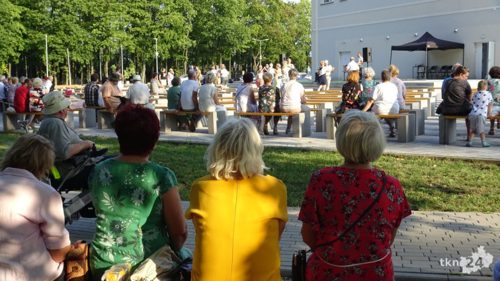 Taneczna niedziela przy Koneckim Centrum Kultury. Wideo i zdjęcia z zabawy