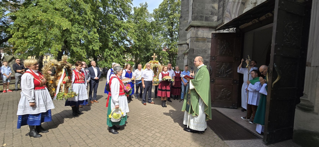 Dożynkowe dziękczynienie w Kolegiacie