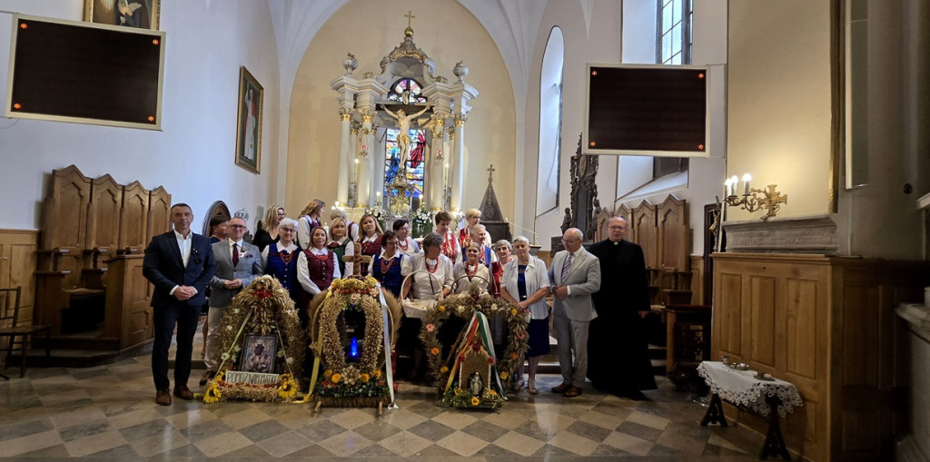 Dożynkowe dziękczynienie w Kolegiacie