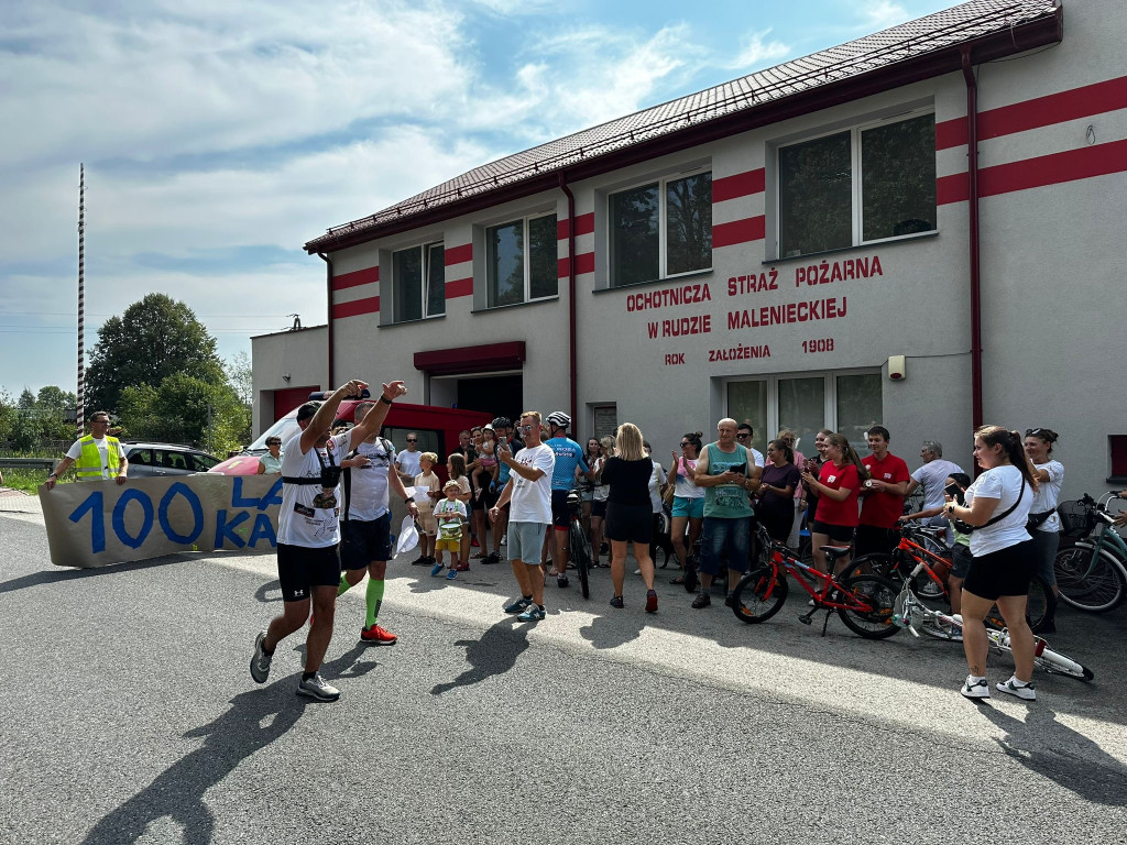 800 km biegu dla chorego syna. Bohater przebiegł przez Konecczyznę [wideo, zdjęcia]