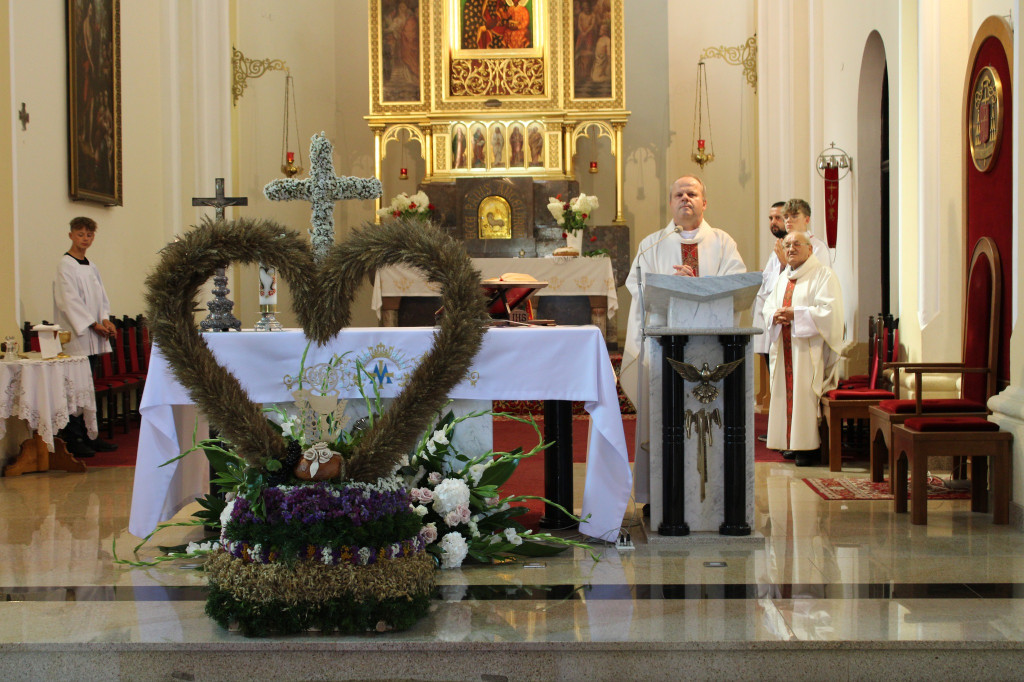 Dożynkowa msza święta miała miejsce w Miedzierzy [zdjęcia]