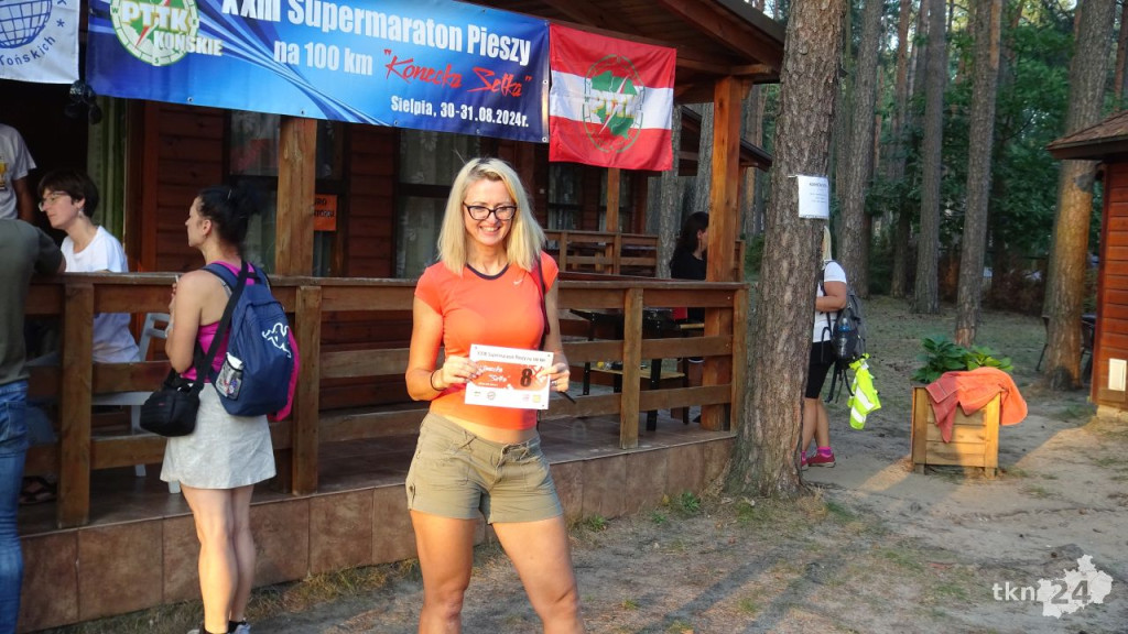 Najtwardsi piechurzy wędrują po Konecczyźnie [wideo, zdjęcia]
