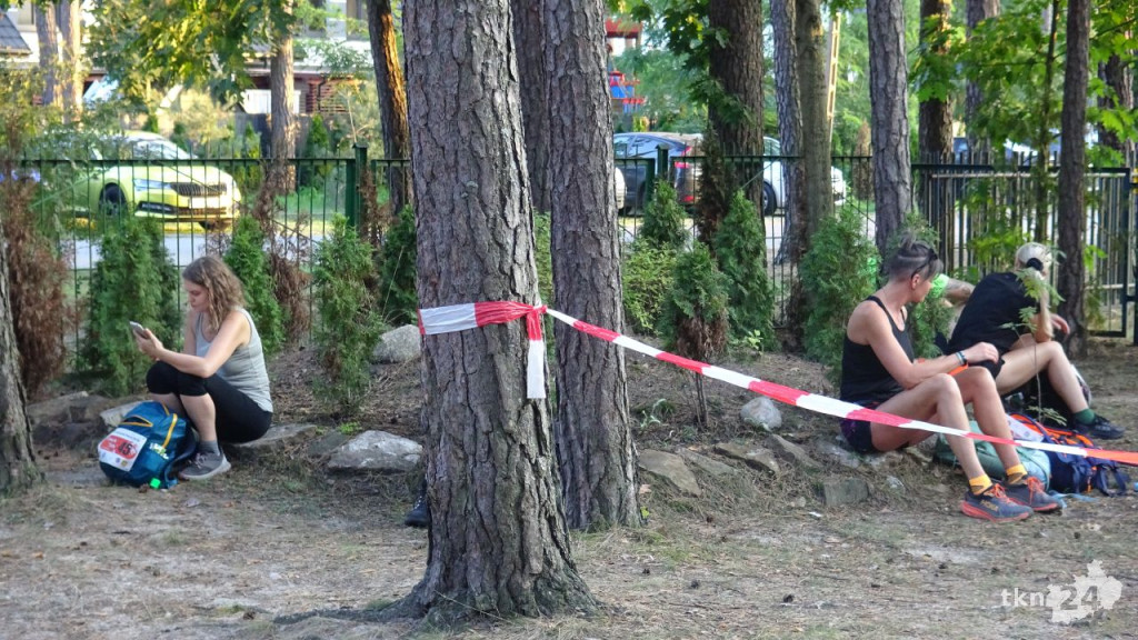 Najtwardsi piechurzy wędrują po Konecczyźnie [wideo, zdjęcia]