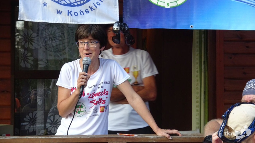 Najtwardsi piechurzy wędrują po Konecczyźnie [wideo, zdjęcia]