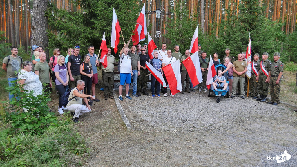 Powiat konecki zaprosił na nocny patriotyczny marsz [wideo, zdjęcia]