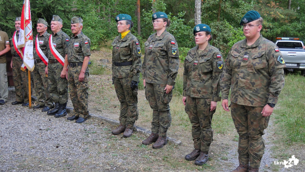Powiat konecki zaprosił na nocny patriotyczny marsz [wideo, zdjęcia]