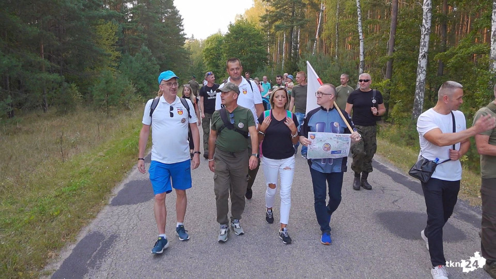 Powiat konecki zaprosił na nocny patriotyczny marsz [wideo, zdjęcia]