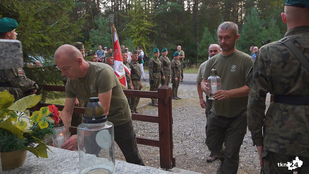 Powiat konecki zaprosił na nocny patriotyczny marsz [wideo, zdjęcia]