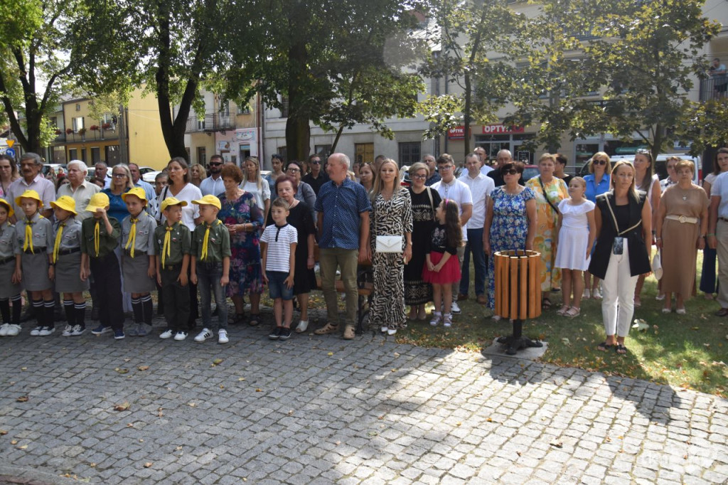 Mieszkańcy Radoszyc upamiętnili 80. rocznicę pacyfikacji miasta [wideo, zdjęcia]