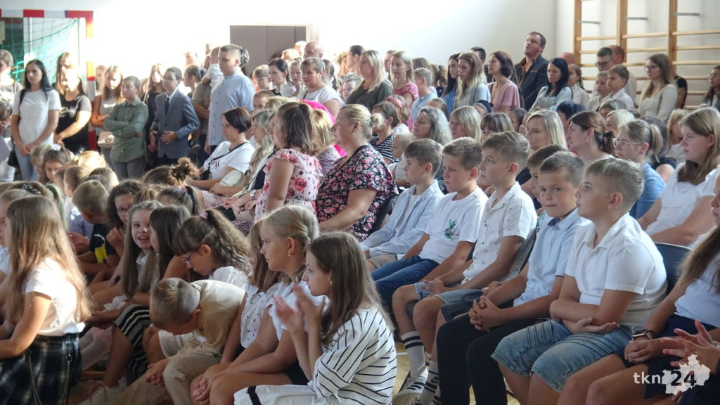 Pierwszy dzwonek już wybrzmiał! Odwiedziliśmy koneckie szkoły [wideo, zdjęcia]