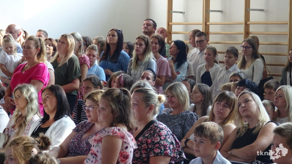 Pierwszy dzwonek już wybrzmiał! Odwiedziliśmy koneckie szkoły [wideo, zdjęcia]