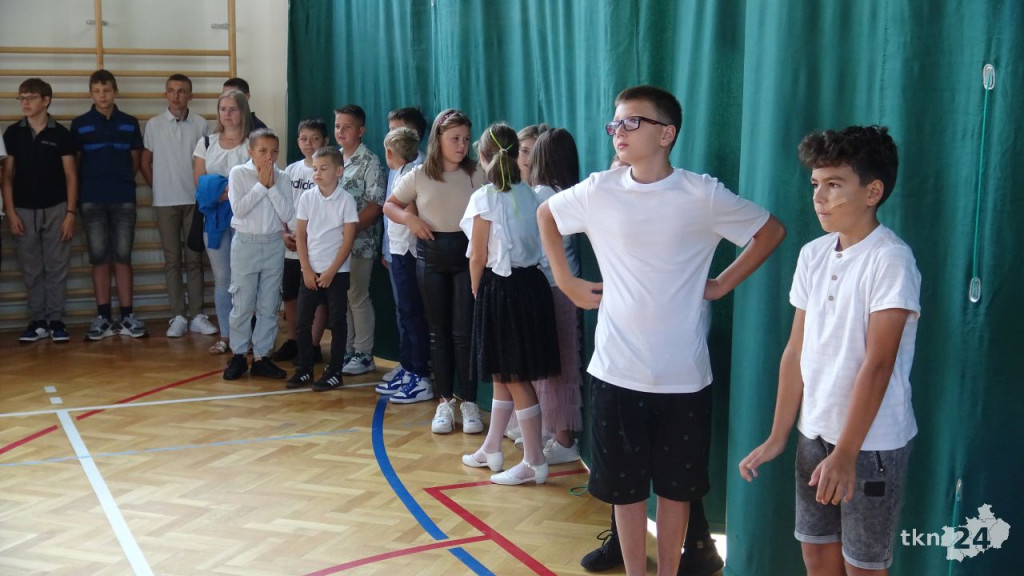 Pierwszy dzwonek już wybrzmiał! Odwiedziliśmy koneckie szkoły [wideo, zdjęcia]